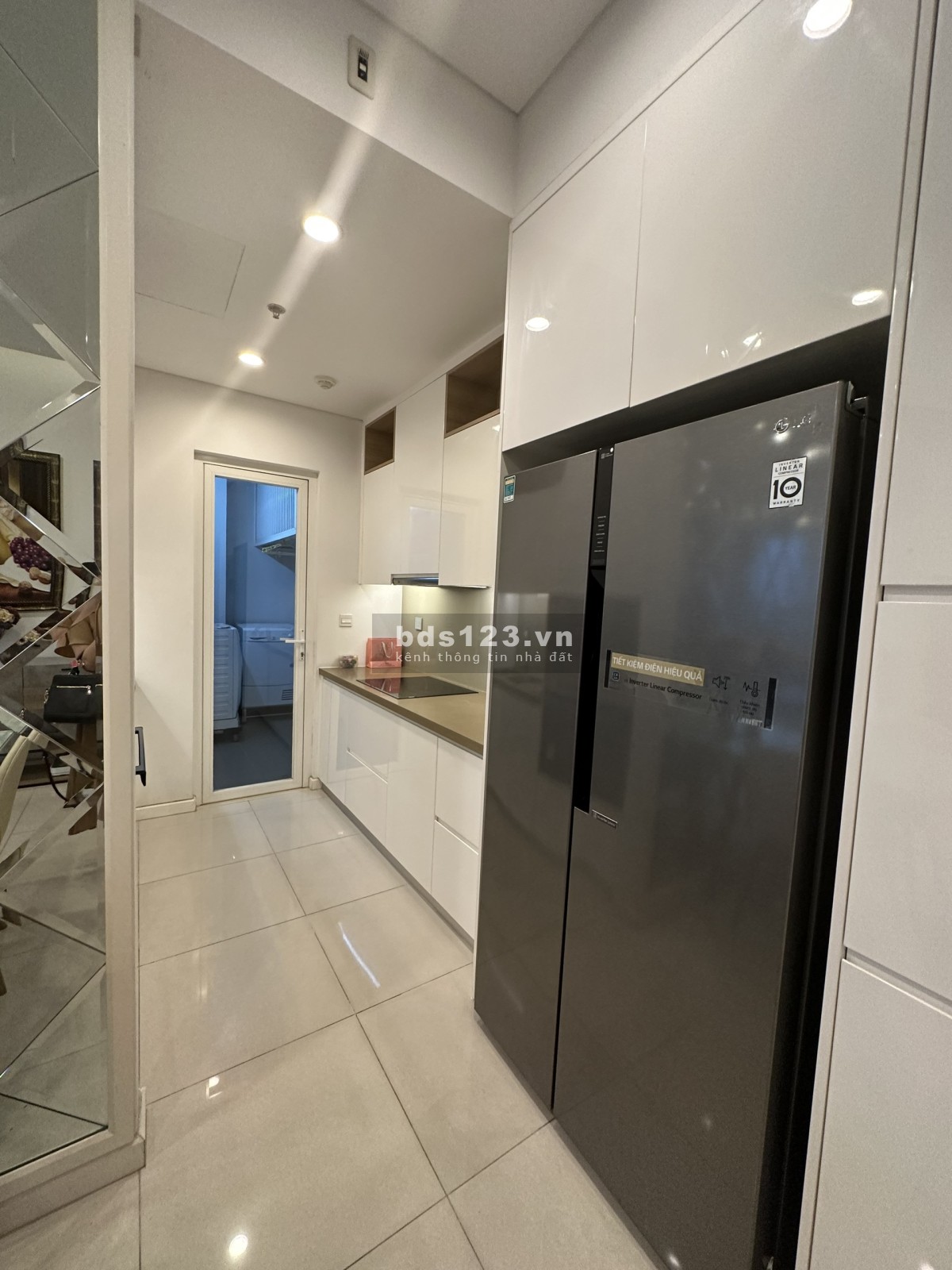 Sarimi cho thuê căn hộ 2PN tầng cao view công viên