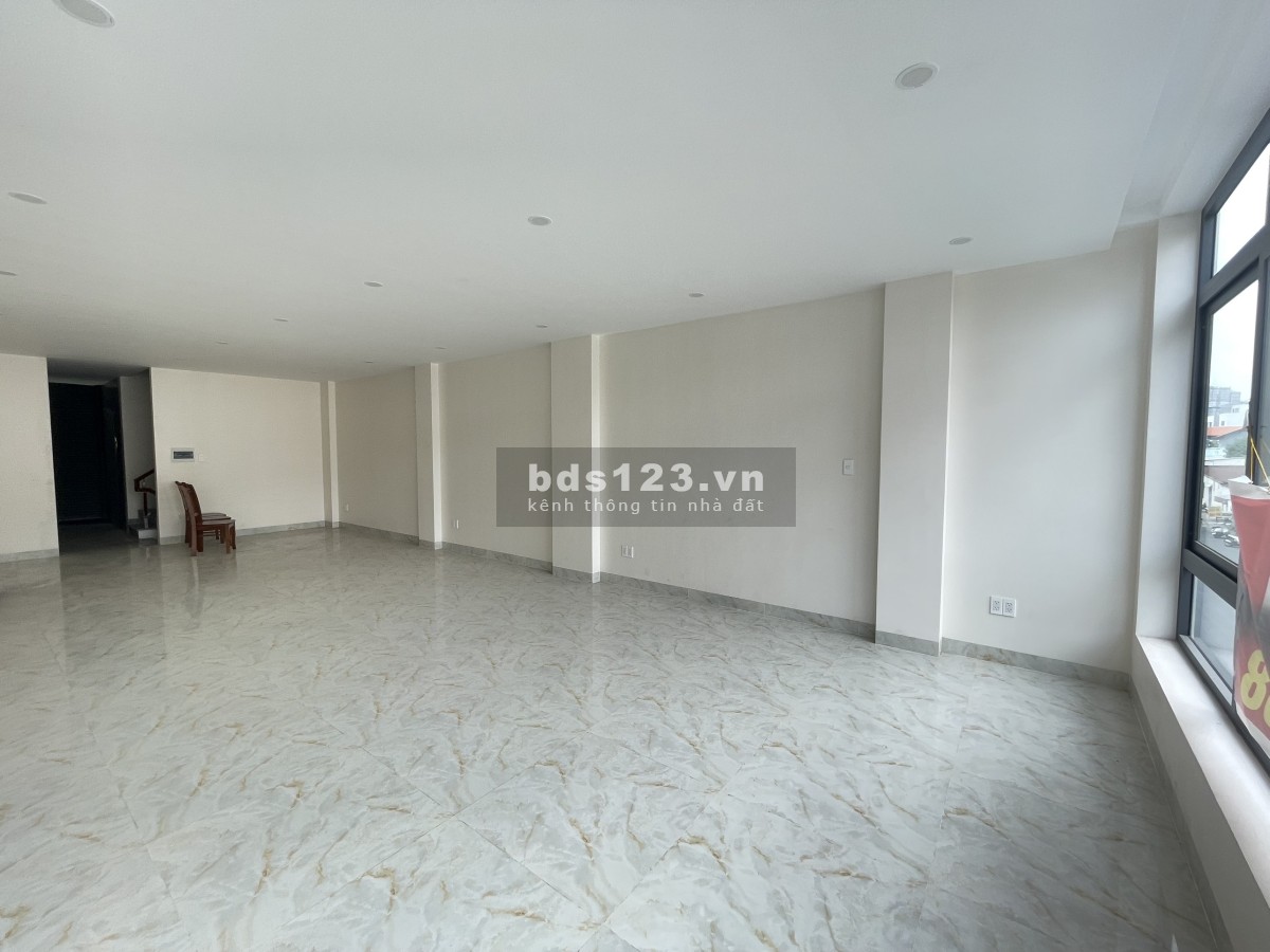 Cho thuê tầng trệt và tầng 1 VP mặt tiền VĐT Q2 giá 40 triệu NET