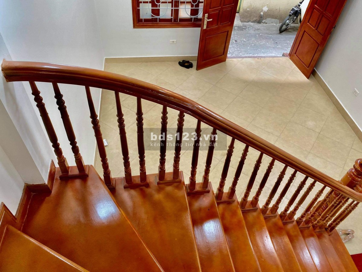 Bán nhà Vĩnh Hưng, Hoàng Mai 40m2 5 tầng mặt tiền 4m giá 3.x tỷ