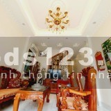 SỐC GIẢM GẦN 1 TỶ - CĂN NHÀ 4 TẦNG - Ô TÔ 7 CHỖ - TẶNG FULL NỘI THẤT - NGAY CẦU THĂNG LONG