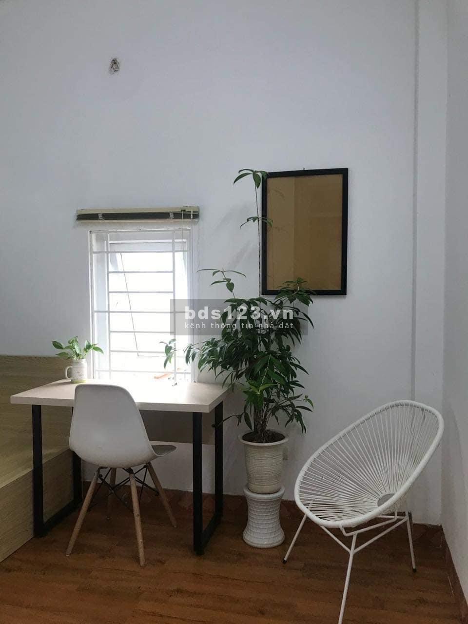Bán nhà Thái Thịnh 46m2, lô góc, ô tô tránh