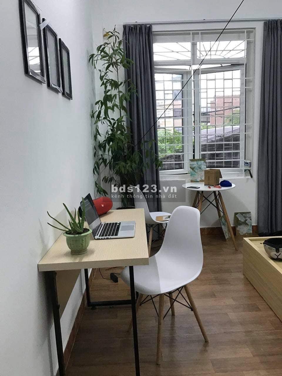 Bán nhà Thái Thịnh 46m2, lô góc, ô tô tránh