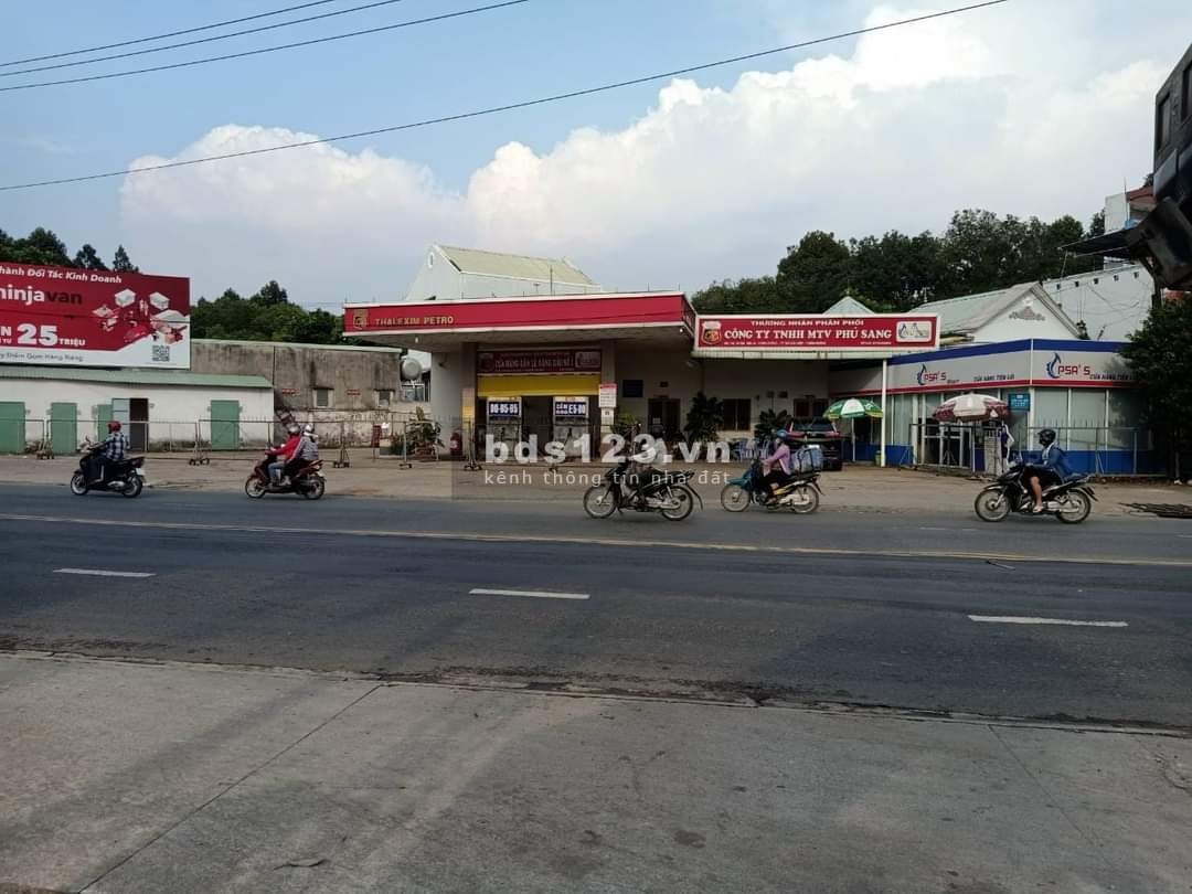 Đất cho thuê. Diện tích 3.000m2 (Nở hậu). Đc: đường Huỳnh Văn Cù, p.Chánh Mỹ, tp. TDM, tỉnh BD