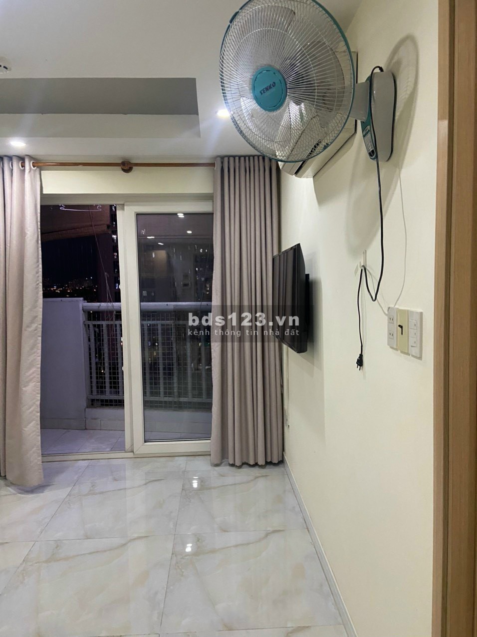 Cho thuê CH 2PN,2WC, 76m2, view đẹp, thoáng mát. Giá : 10tr/tháng( full nt)