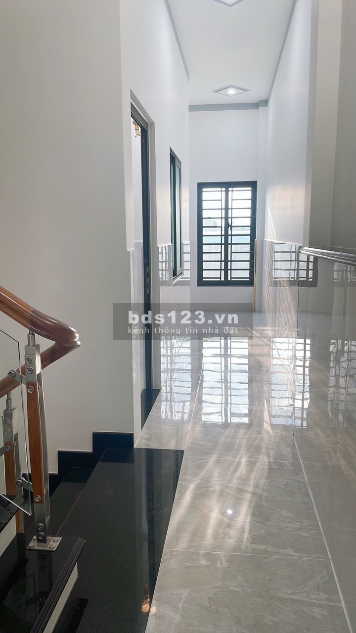 Em cần bán 10m 2 căn nhà mặt tiền đường Dk5a , Mỹ Phước 3, Bến Cát , Bình Dương