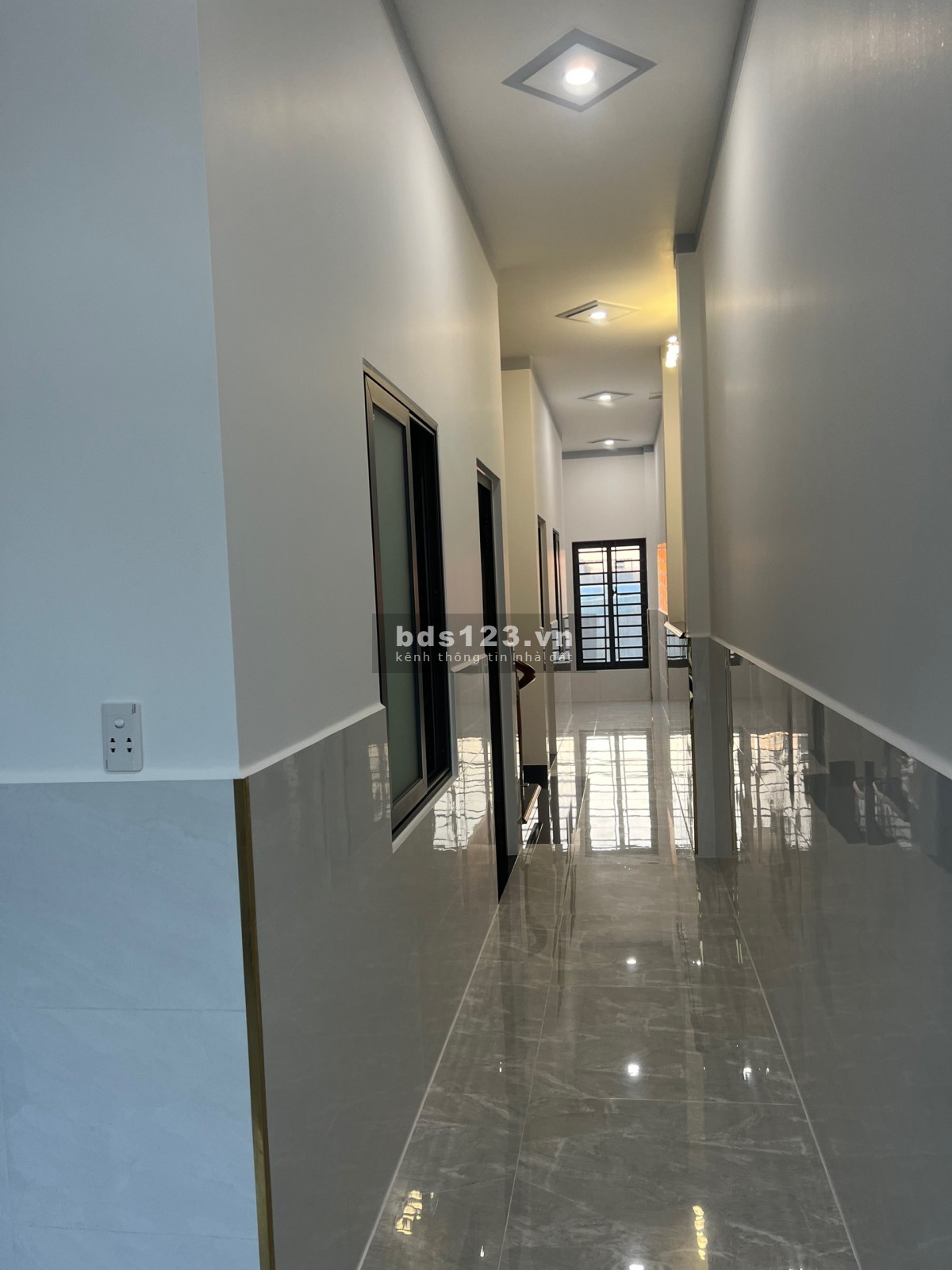 Em cần bán 10m 2 căn nhà mặt tiền đường Dk5a , Mỹ Phước 3, Bến Cát , Bình Dương