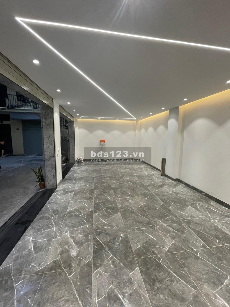 PHỐ TÔN ĐỨC THẮNG 78M2 - 8 TẦNG THANG MÁY - GARA 2 Ô TÔ - KINH DOANH VĂN PHÒNG - MẶT TIỀN KHỦNG .