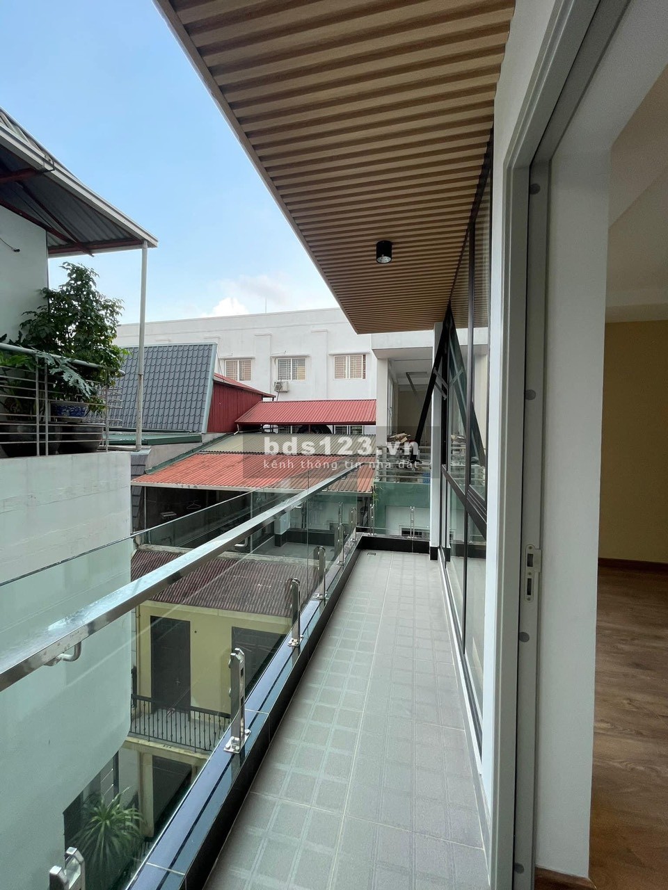 PHỐ TÔN ĐỨC THẮNG 78M2 - 8 TẦNG THANG MÁY - GARA 2 Ô TÔ - KINH DOANH VĂN PHÒNG - MẶT TIỀN KHỦNG .