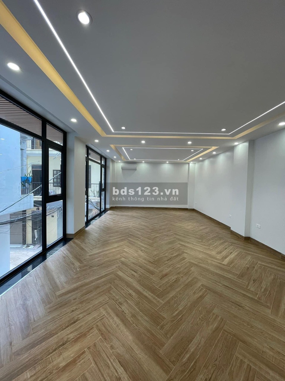 PHỐ TÔN ĐỨC THẮNG 78M2 - 8 TẦNG THANG MÁY - GARA 2 Ô TÔ - KINH DOANH VĂN PHÒNG - MẶT TIỀN KHỦNG .