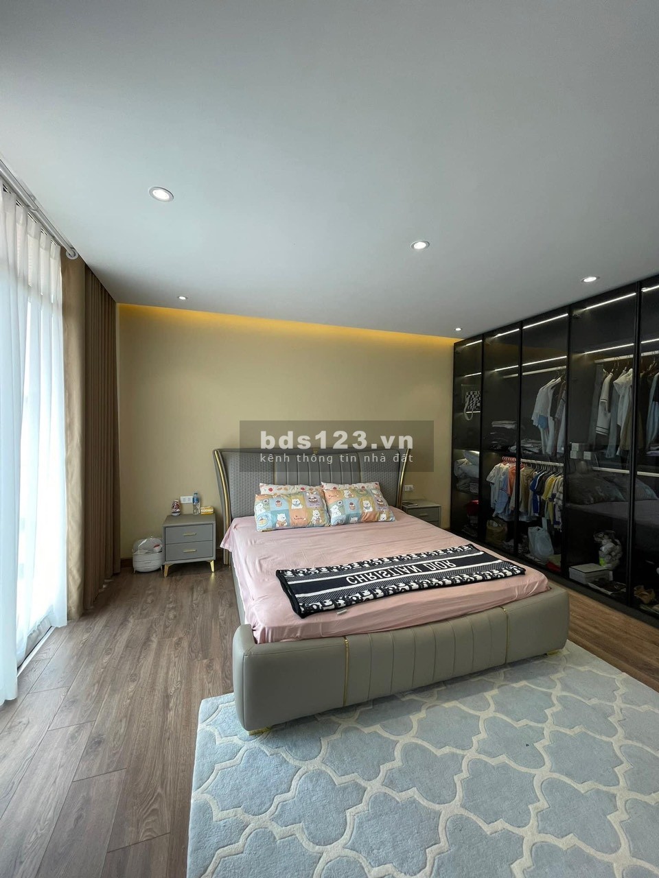 PHỐ TÔN ĐỨC THẮNG 78M2 - 8 TẦNG THANG MÁY - GARA 2 Ô TÔ - KINH DOANH VĂN PHÒNG - MẶT TIỀN KHỦNG .