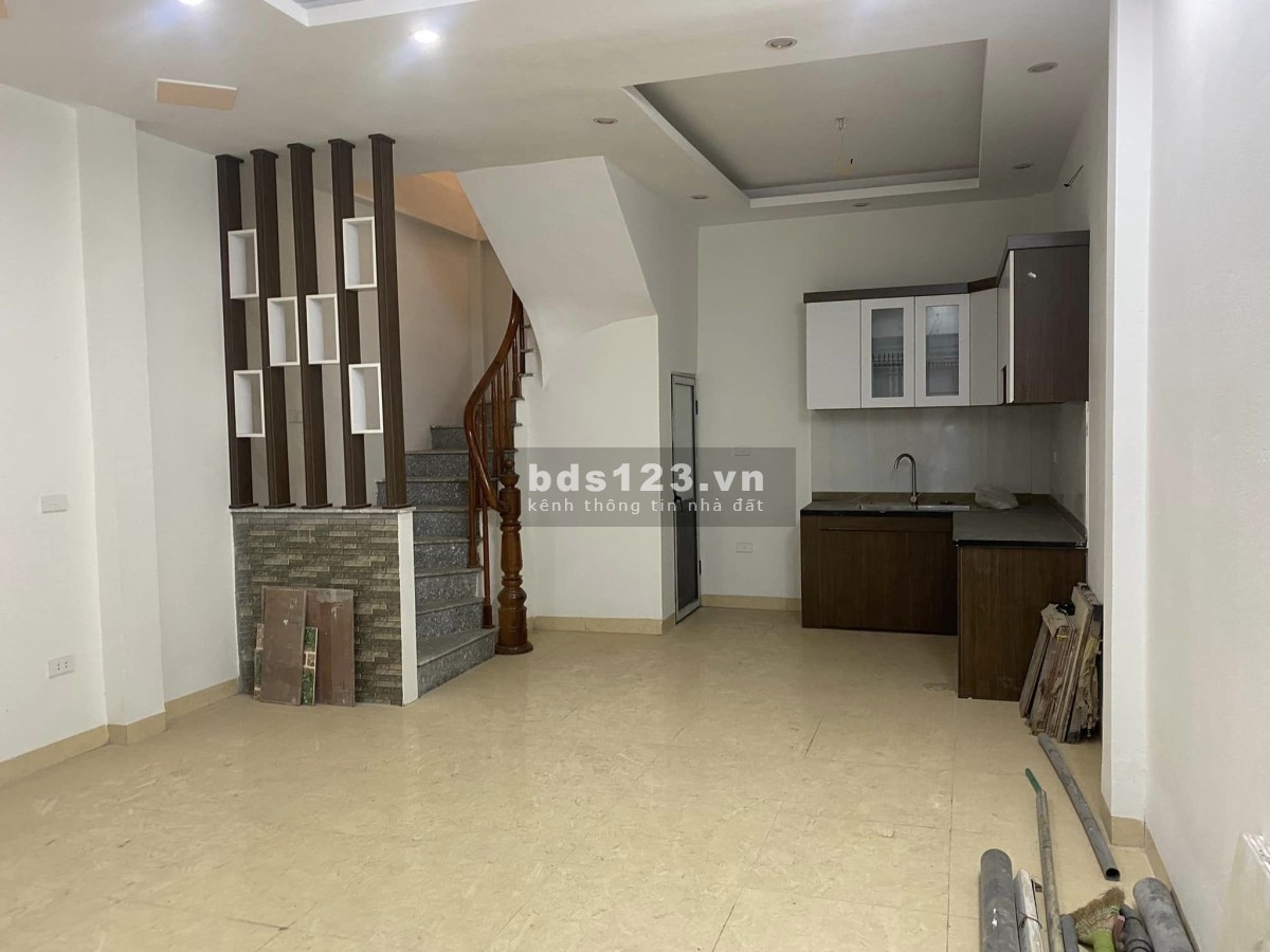Bán nhà Văn Chương, Đống Đa, 30m2*5 tầng, nhỉnh 2tỷ, ngõ đẹp, nở hậu