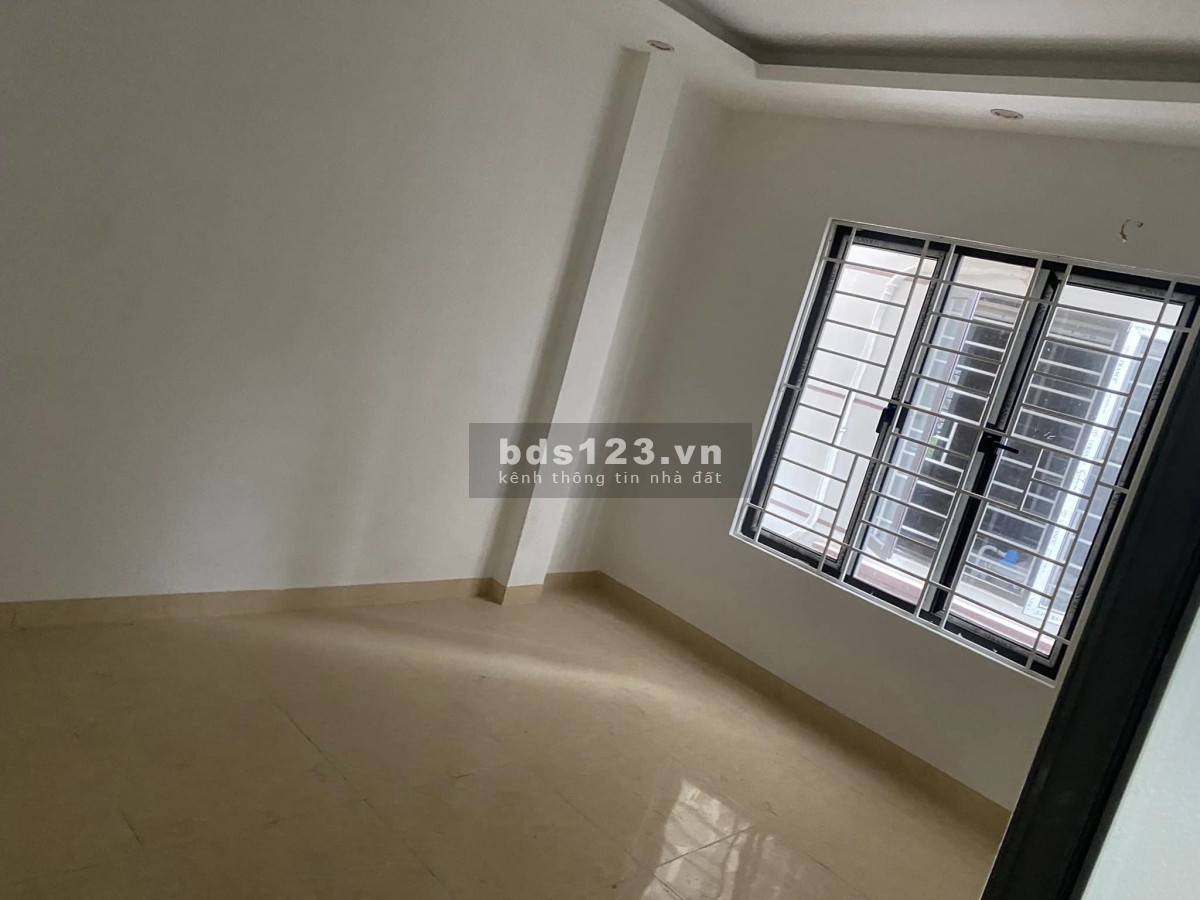 Bán nhà Văn Chương, Đống Đa, 30m2*5 tầng, nhỉnh 2tỷ, ngõ đẹp, nở hậu