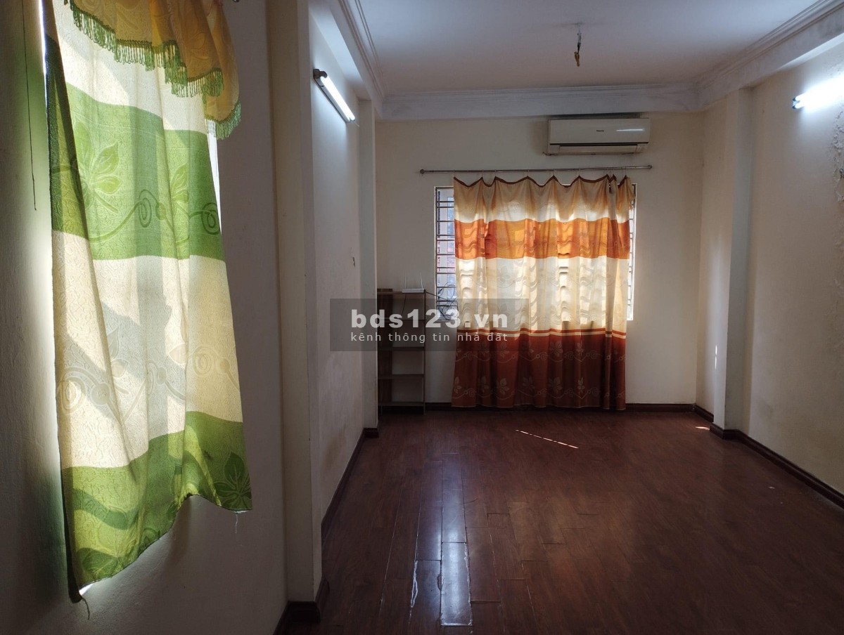 Bán nhà Lô góc Nguyễn Đức Cảnh- Hoàng Mai 35m2, giá 3 tỷ có thương lượng.