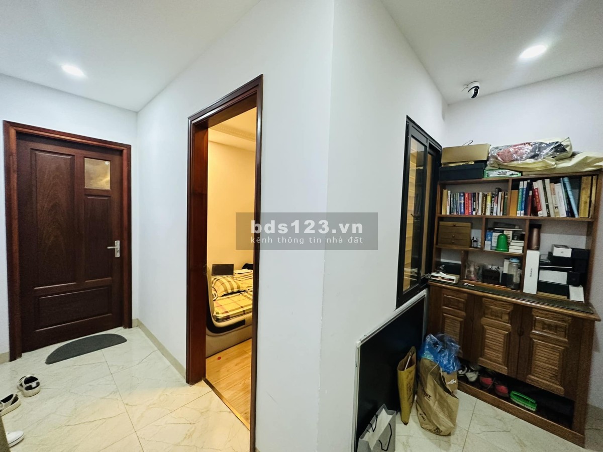Bán nhà phố Nguyên Hồng, Huỳnh Thúc Kháng. Dt 61m, 7tầng mới đẹp, Mt 6m, 26 tỷ. KDoanh, Ô tô tránh