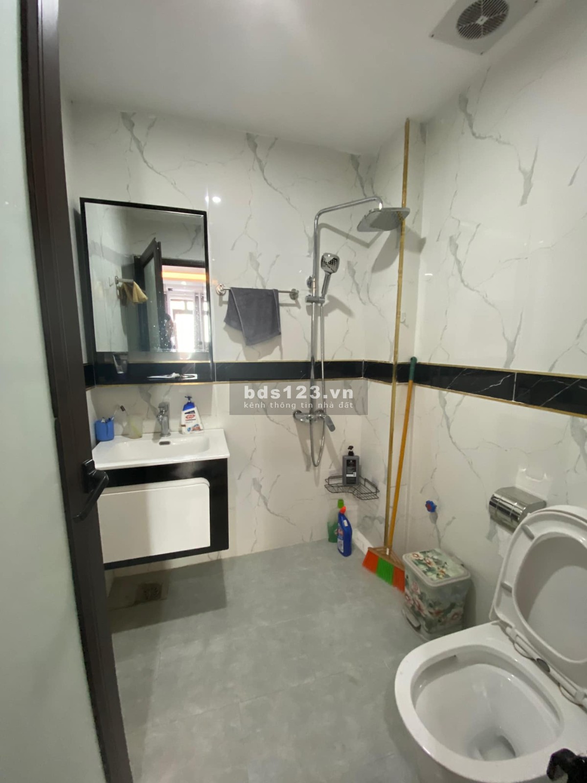 Cực hot!!! Bán nhà Giáp Nhất, Thanh Xuân 32M2 X 5T, giá 3.3 tỷ