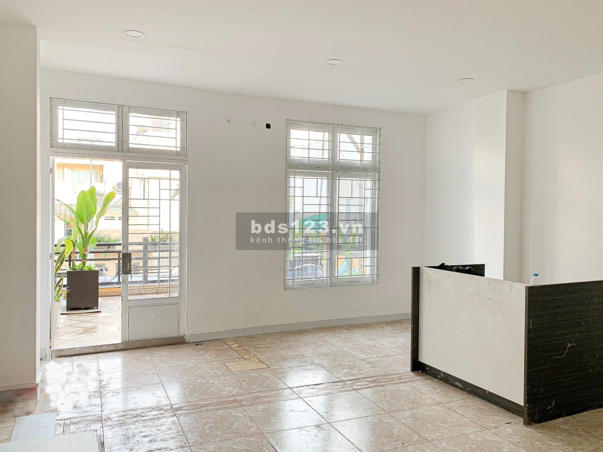 Tầng cho thuê 60M2 quận 1 Điện Biên Phủ