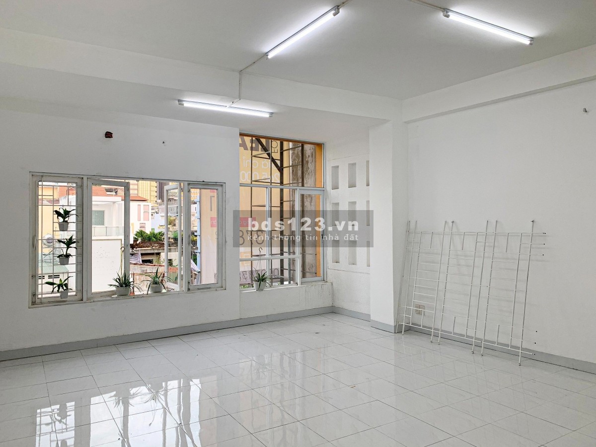 Tầng cho thuê 60M2 quận 1 Điện Biên Phủ