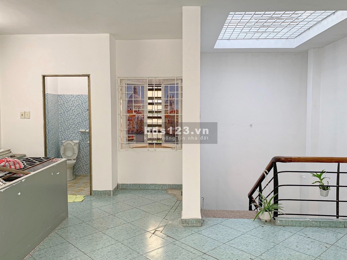 Tầng cho thuê 60M2 quận 1 Điện Biên Phủ