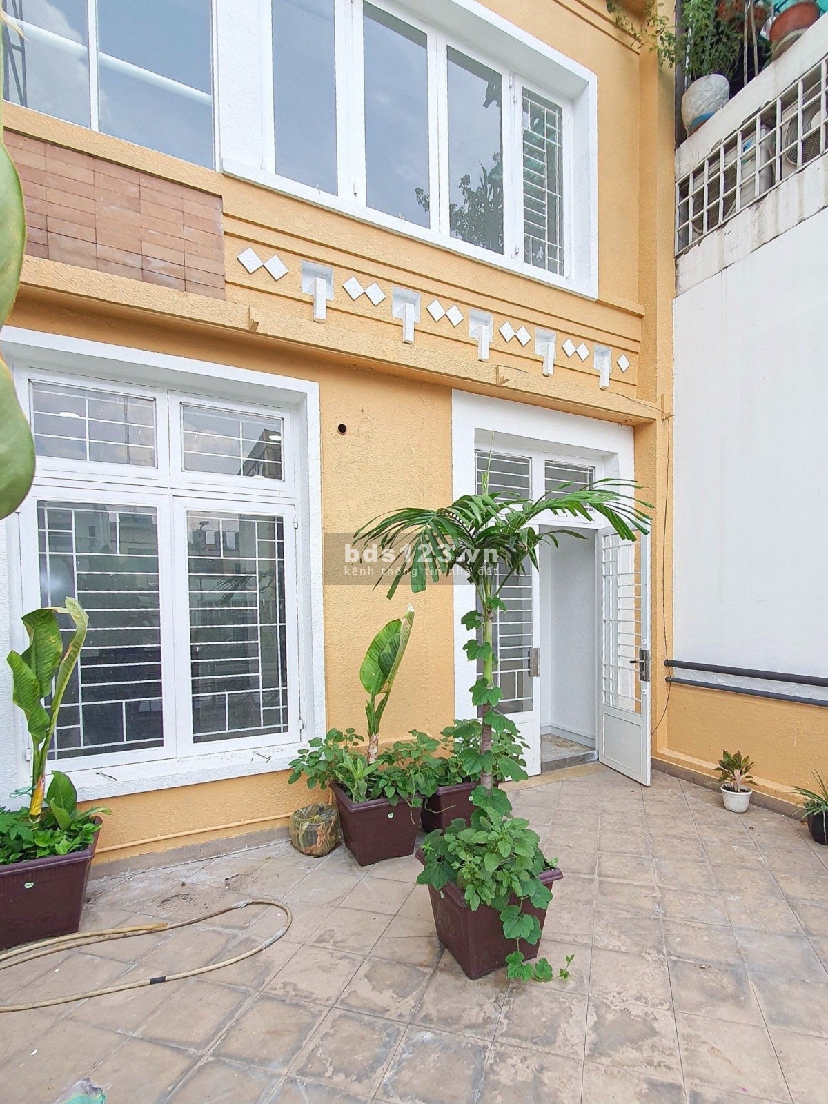 Tầng cho thuê 60M2 quận 1 Điện Biên Phủ