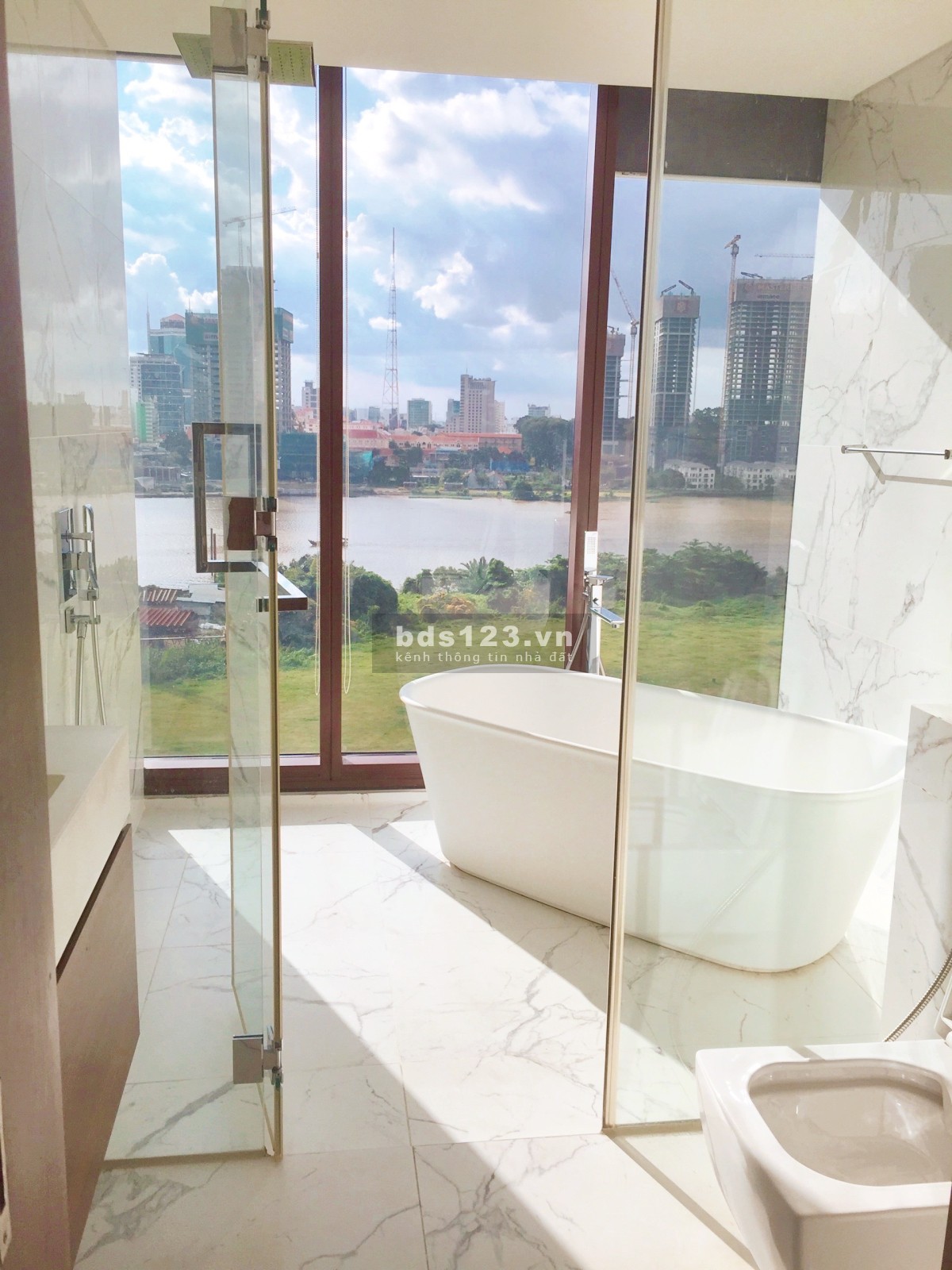 Cho thuê căn hộ 4PN Metropole view đẹp nhất, trung tâm Quận 1 giá 75tr