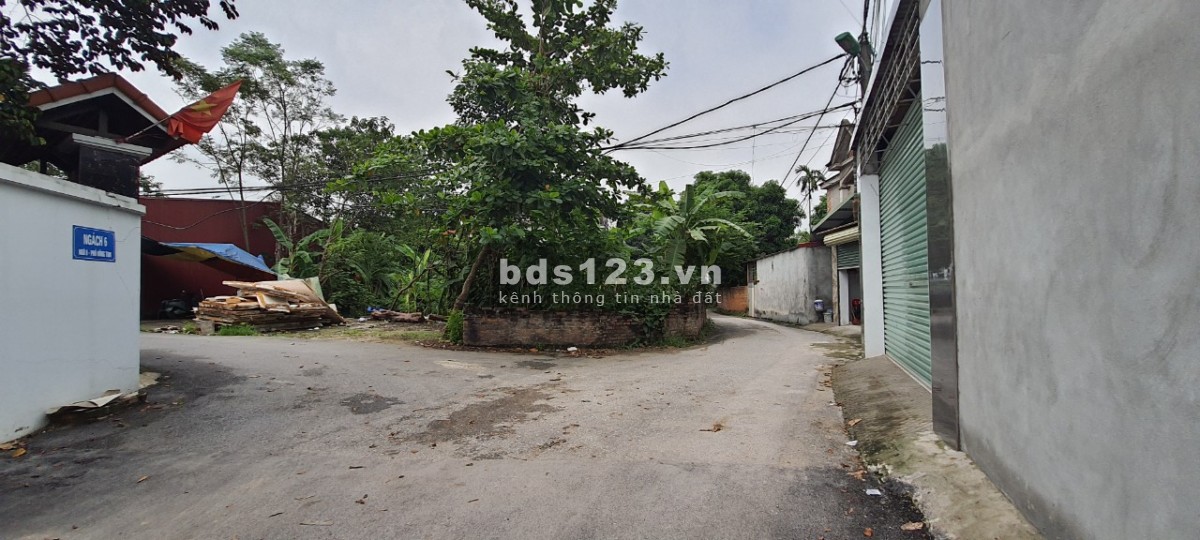 Cho thuê lô góc 2 mặt tiền tại Liên Bảo. DT 219m2