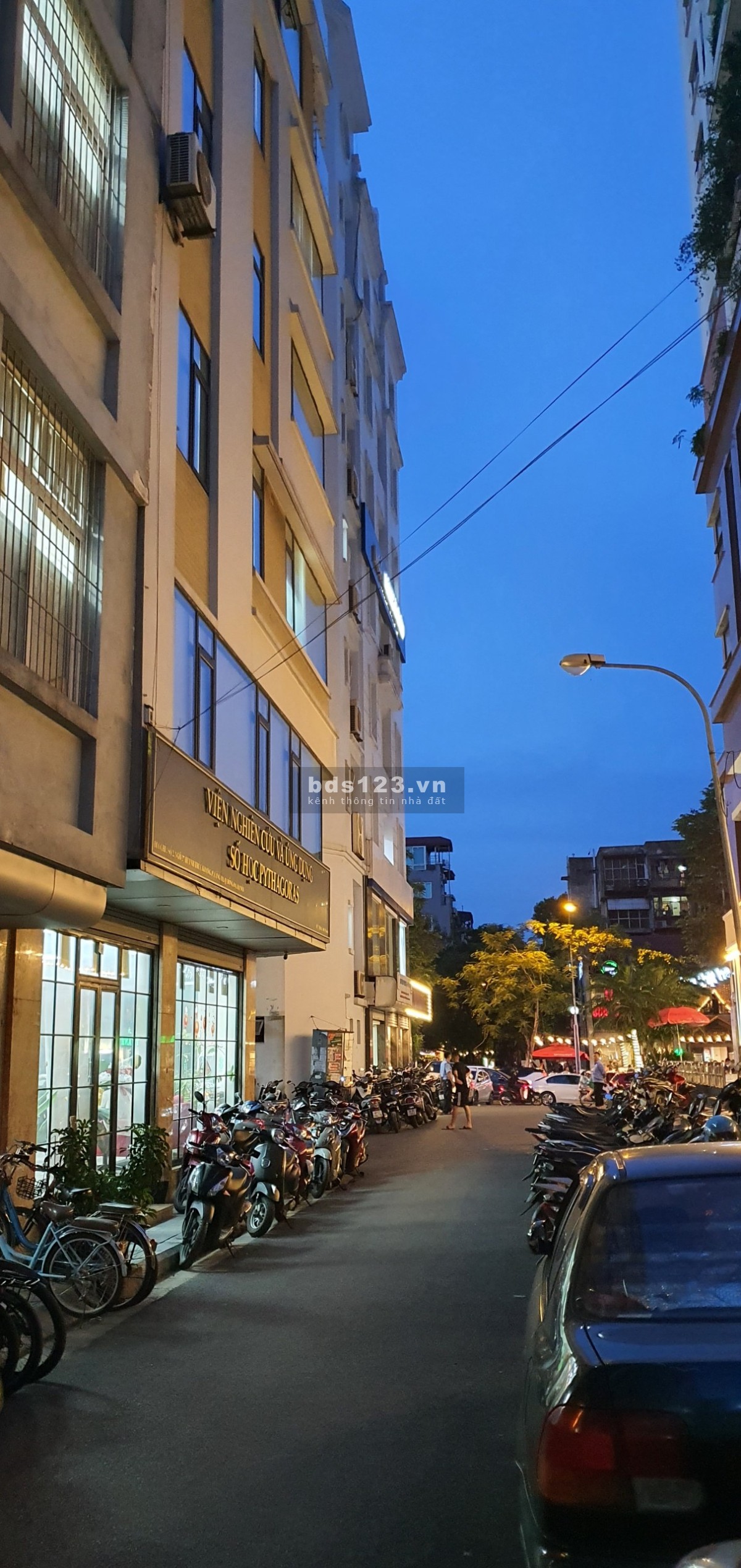 Bán nhà phố Nguyên Hồng, Huỳnh Thúc Kháng. Dt 61m, 7tầng mới đẹp, Mt 6m, 26 tỷ. KDoanh, Ô tô tránh