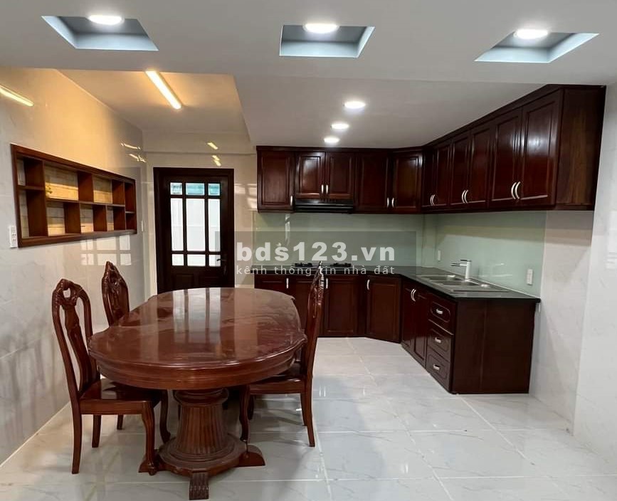 Bán gấp nhà HXH kề KDC Nam Long Q7, 64m2, 4 lầu, giá chỉ 7 tỉ hơn(TL)