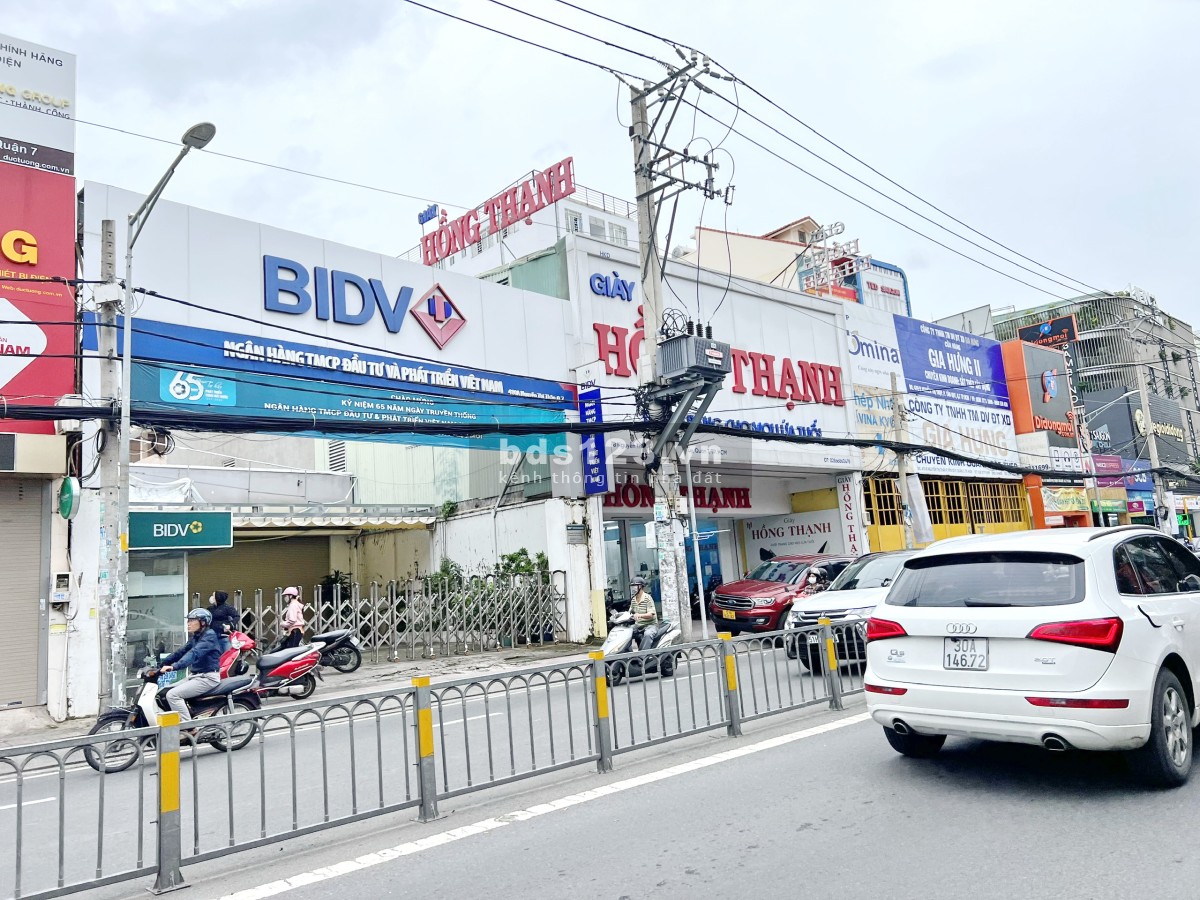 Chính chủ cần cho thuê toà văn phòng nhà 9 tầng mặt tiền 456 Nguyễn Thị Thập, Q7