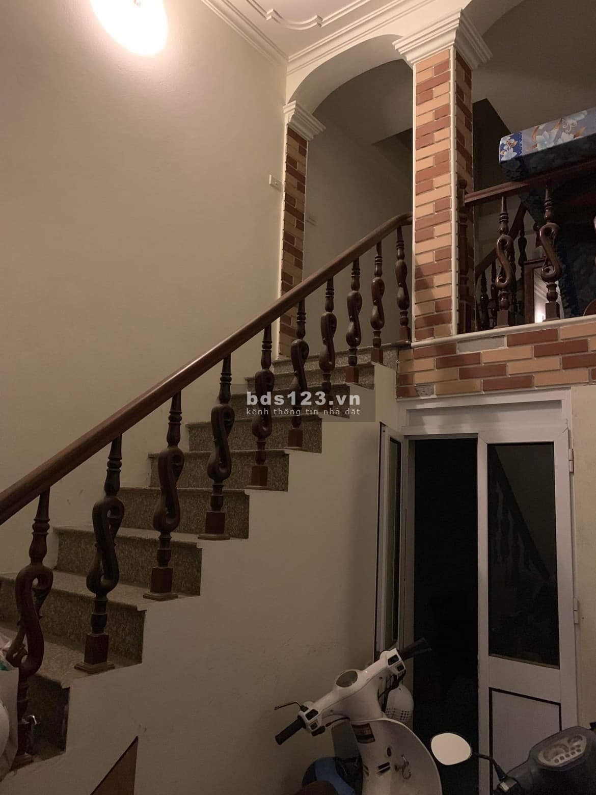 Bán đất, tặng nhà 1,5 tầng, 60m2 phố Phú Diễn, phân lô, 2 mặt tiền, vỉa hè, oto tránh 8 tỷ