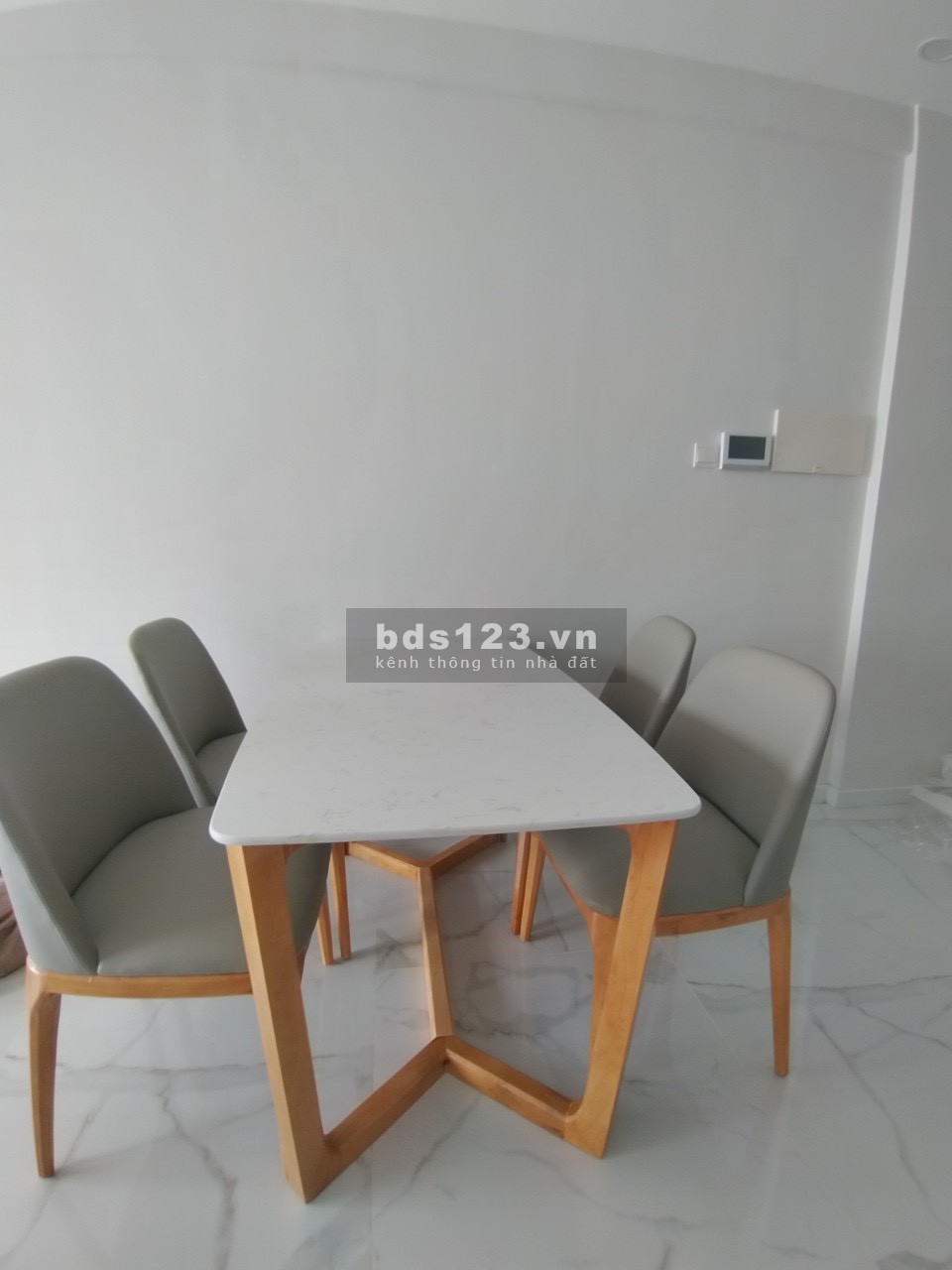 Cho thuê căn 2PN+ full nội thất 10 triệu tại Vinhomes Quận 9