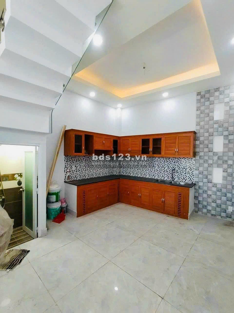Bán nhà 3 tầng, hẻm xe hơi, tại Bình Tân