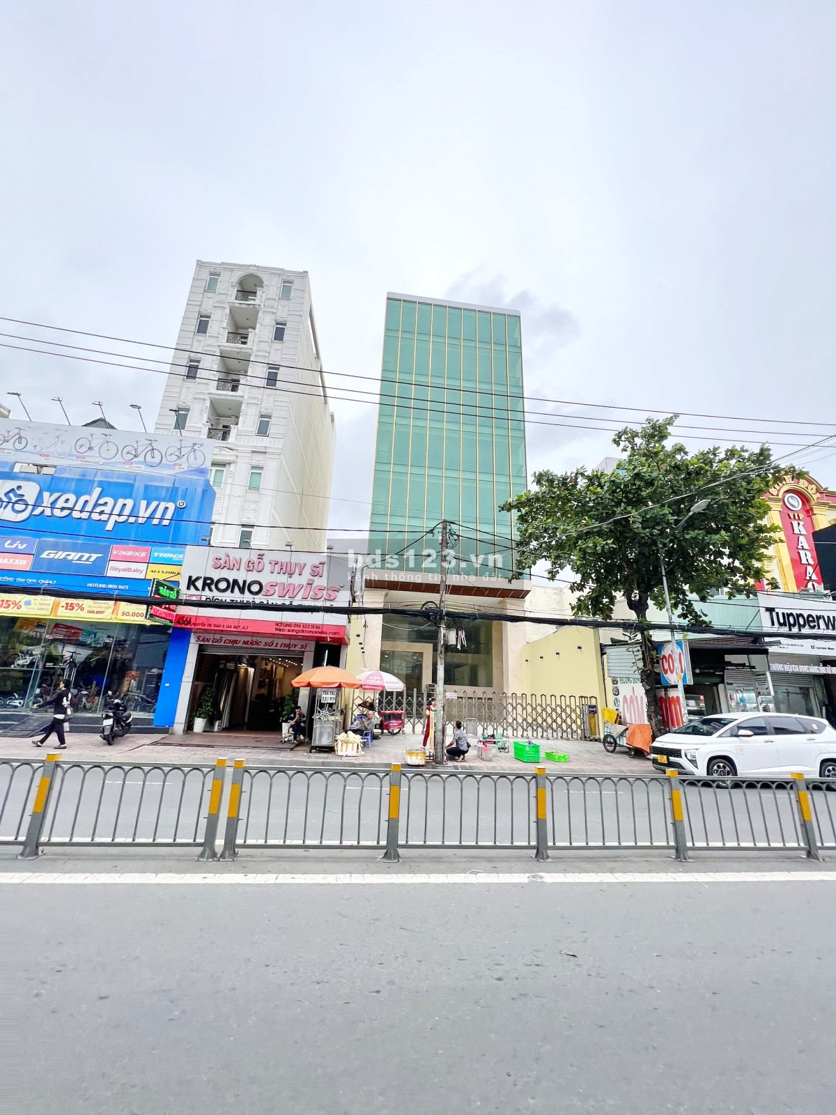 Chính chủ cần cho thuê toà văn phòng nhà 9 tầng mặt tiền 456 Nguyễn Thị Thập, Q7