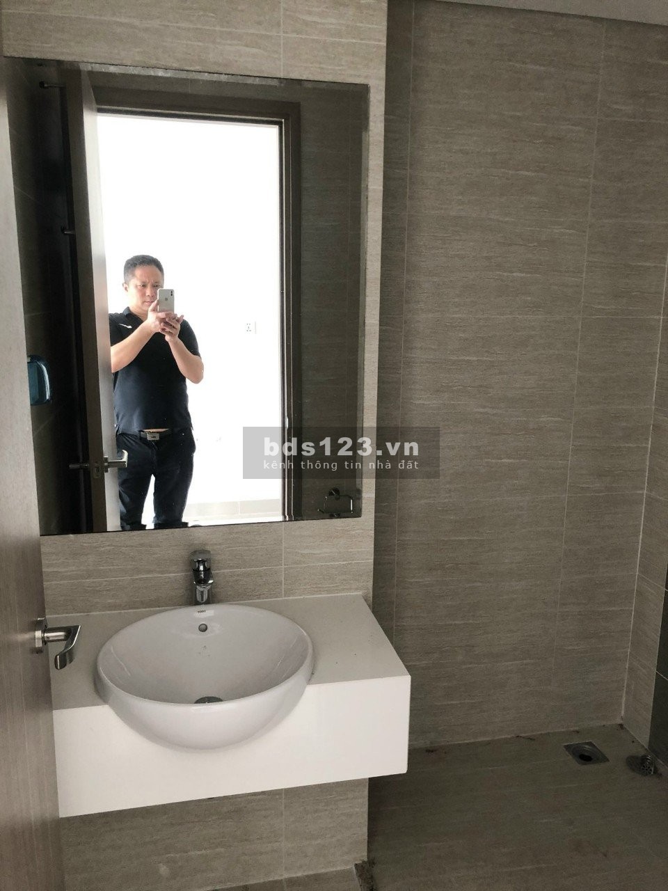 Cần bán gấp căn hộ chung cư Studio giá 900 triệu, nội thất cơ bản tại Vinhomes Ocean Park