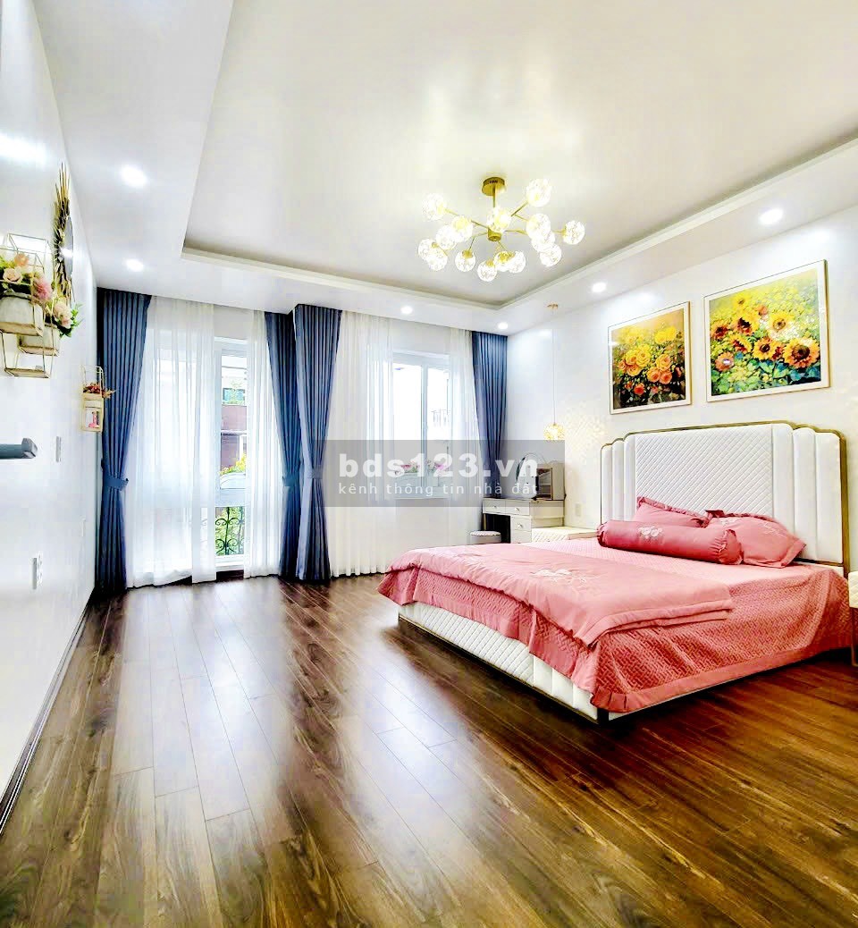 Nhà mặt phố Hoàng Ngọc Phách, Lê Chân, Hải Phòng đẹp không tì vết.