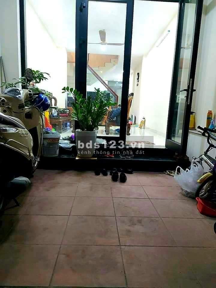 Cần bán nhà Ngõ 349 Minh Khai - 2 thoáng - Ở ngay - Tặng nội thất, 60m, hơn 5 tỷ.