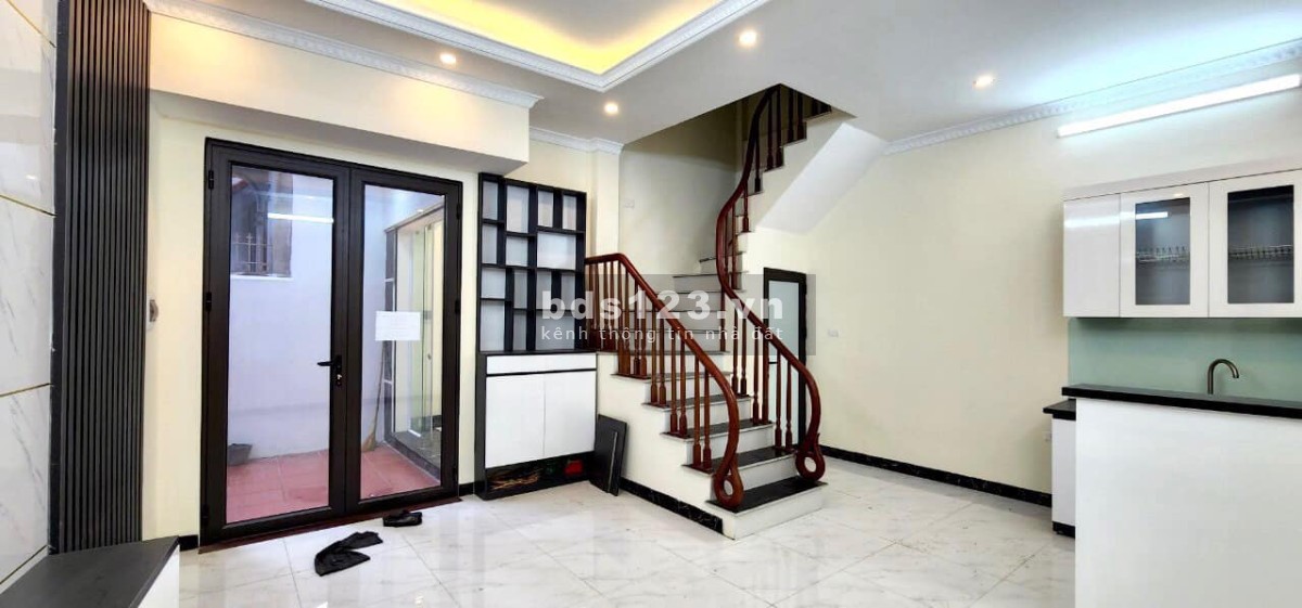 Bán nhà ngõ Hòa Bình 7, Diện Tích 42m, 4 tầng, mặt tiền 4m 3.9 tỷ