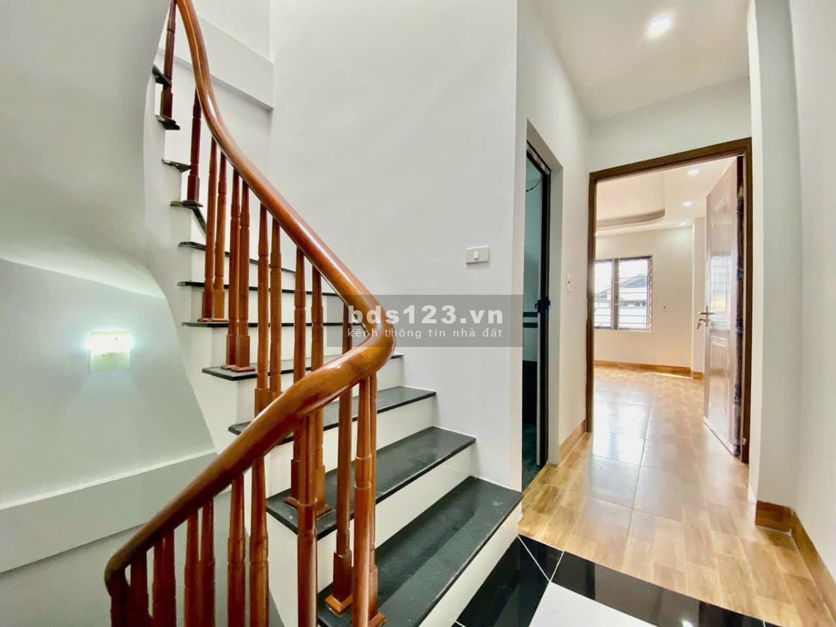 Bán nhà ngõ Lan Bá, Đống Đa, 29m2 4 tầng, nhỉnh 2 tỷ, ngõ thoáng nông
