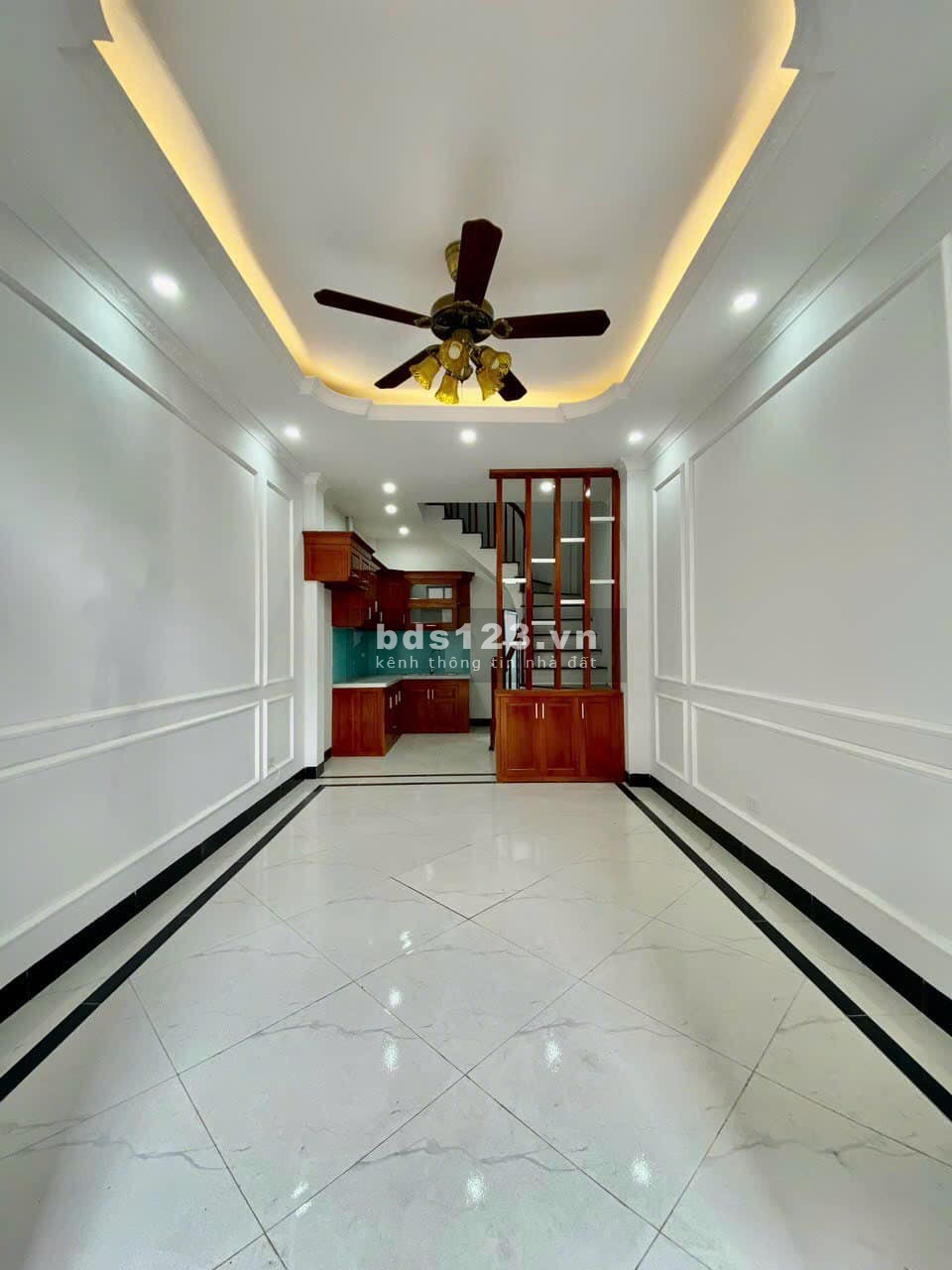 Bán nhà ngõ Lan Bá, Đống Đa, 29m2 4 tầng, nhỉnh 2 tỷ, ngõ thoáng nông