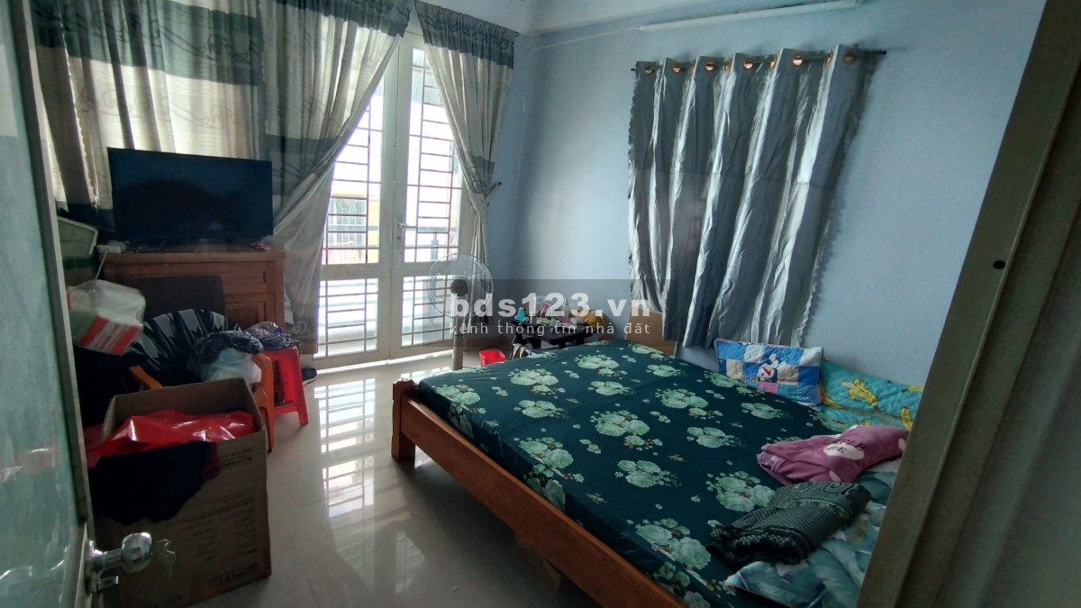 Cần bán gấp: Nhà chính chủ. Địa chỉ: 5/15B Phan Văn Hớn,…