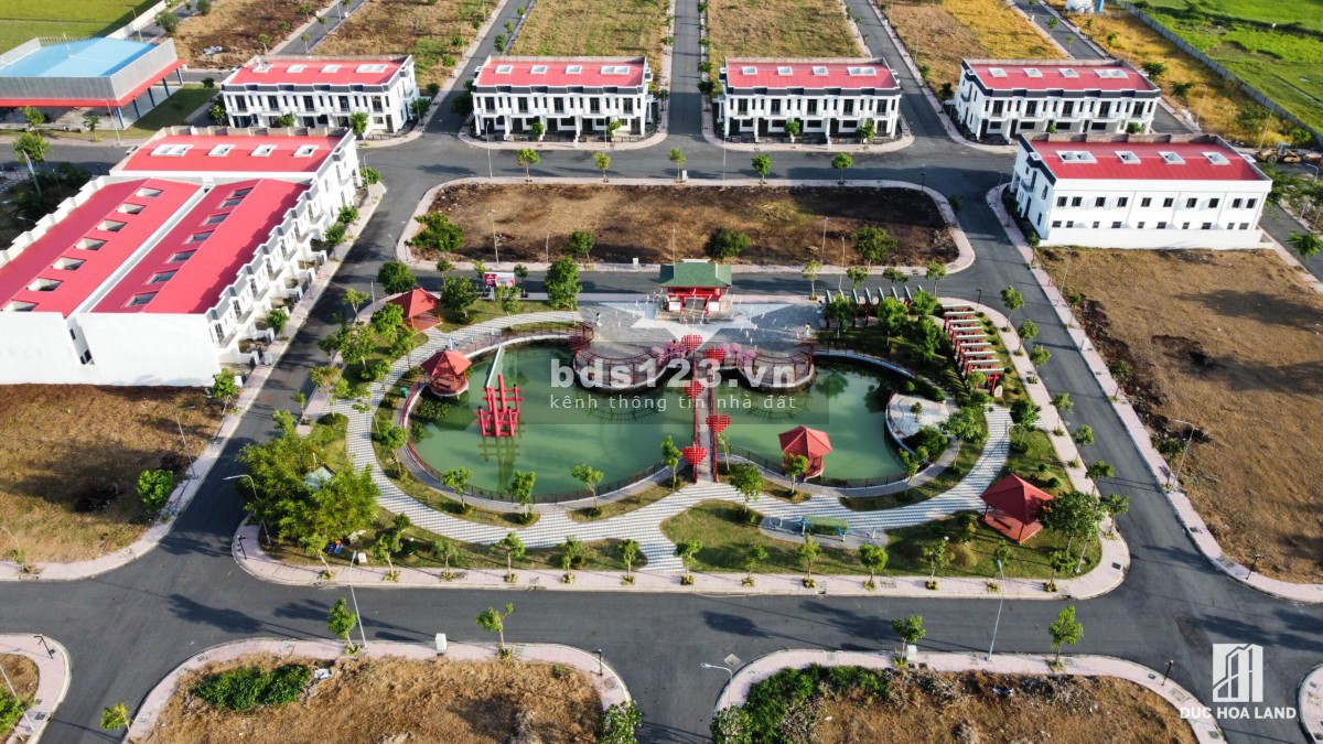 Chính chủ gửi bán nền đất 75M2, giá 890 triệu. Thị trấn Đức Hòa, liên hệ 0903633361