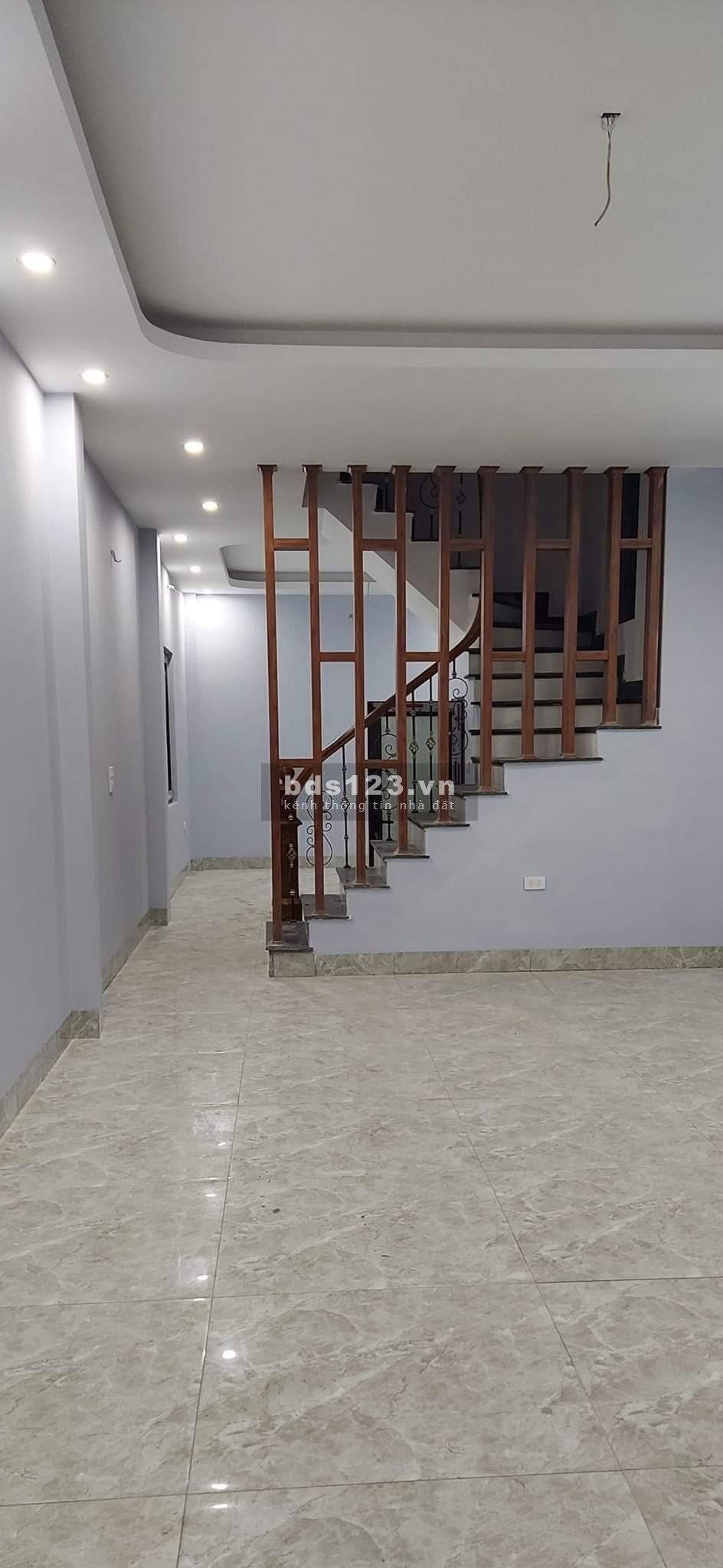 Bán nhà 3 tầng dt 60m2 Vân Trì Đông Anh