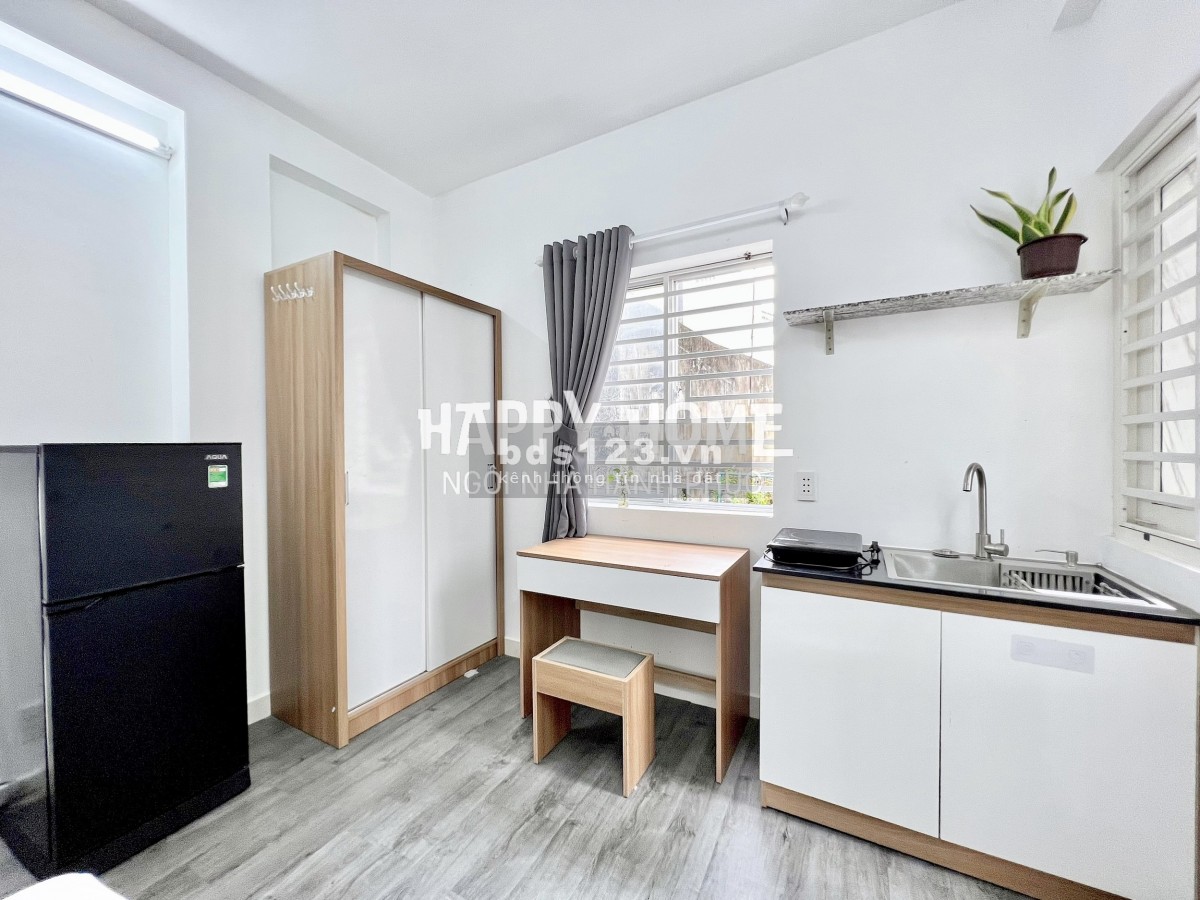 Studio cửa sổ full nội thất ngay Trần Quang Diệu Quận 3