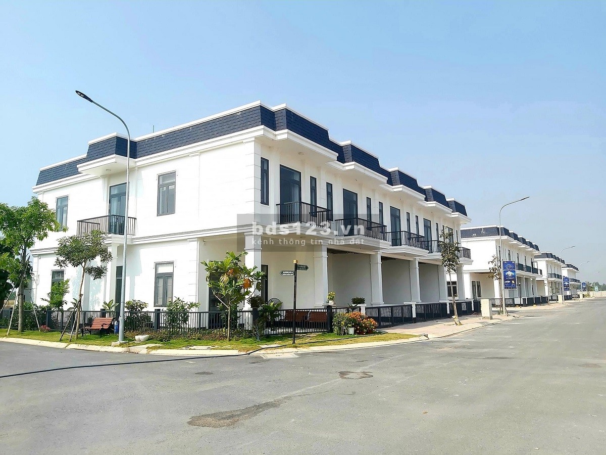 Chính chủ gửi bán nền đất 75M2, giá 890 triệu. Thị trấn Đức Hòa, liên hệ 0903633361