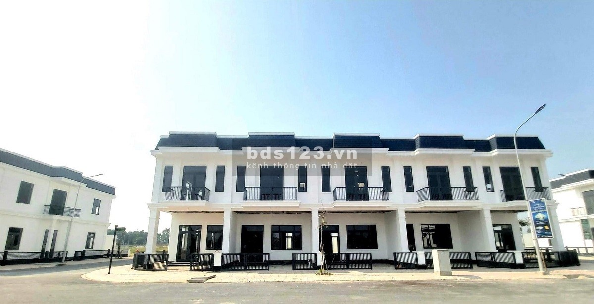 Chính chủ gửi bán nền đất 75M2, giá 890 triệu. Thị trấn Đức Hòa, liên hệ 0903633361