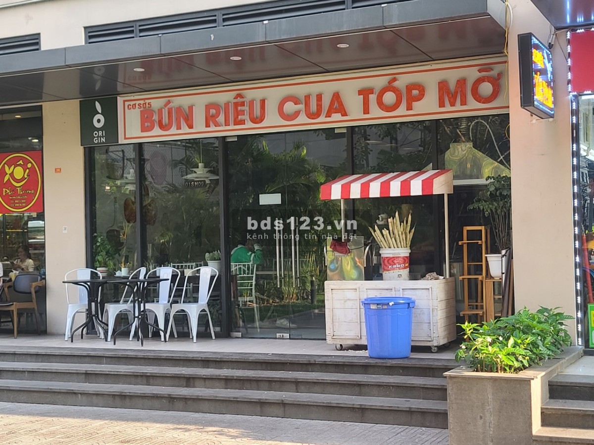 Bán nhanh Shop chân đế nhỏ xinh mặt sảnh diện tích 26m2 cho thuê 28tr/th dự án Vinhomes Smart City