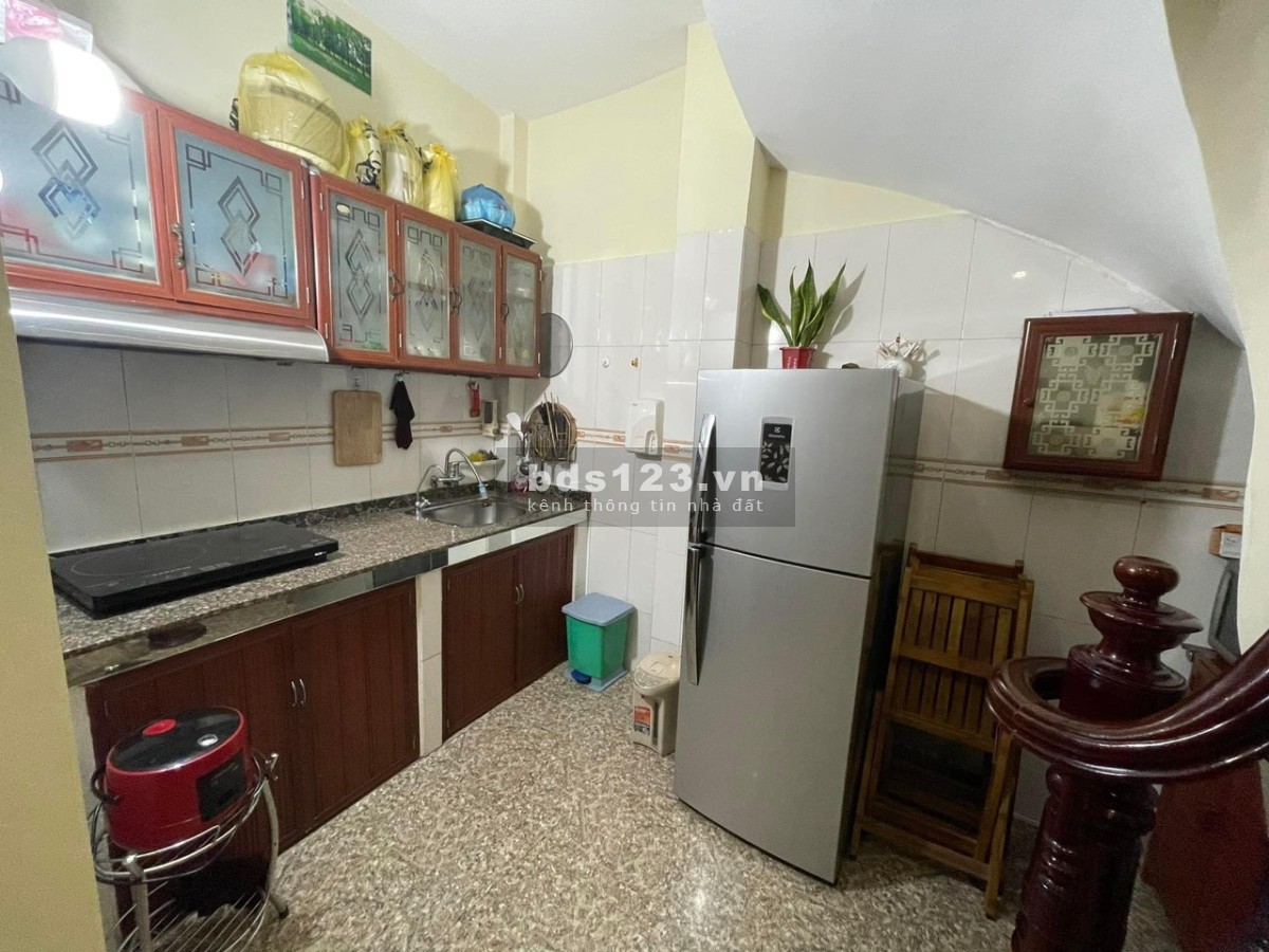 Nhà đẹp ở ngay tại Đường Lĩnh Nam, P.Lĩnh Nam, Quận Hoàng Mai, Diện tích 22m2 3 tầng, 1,8 tỷ