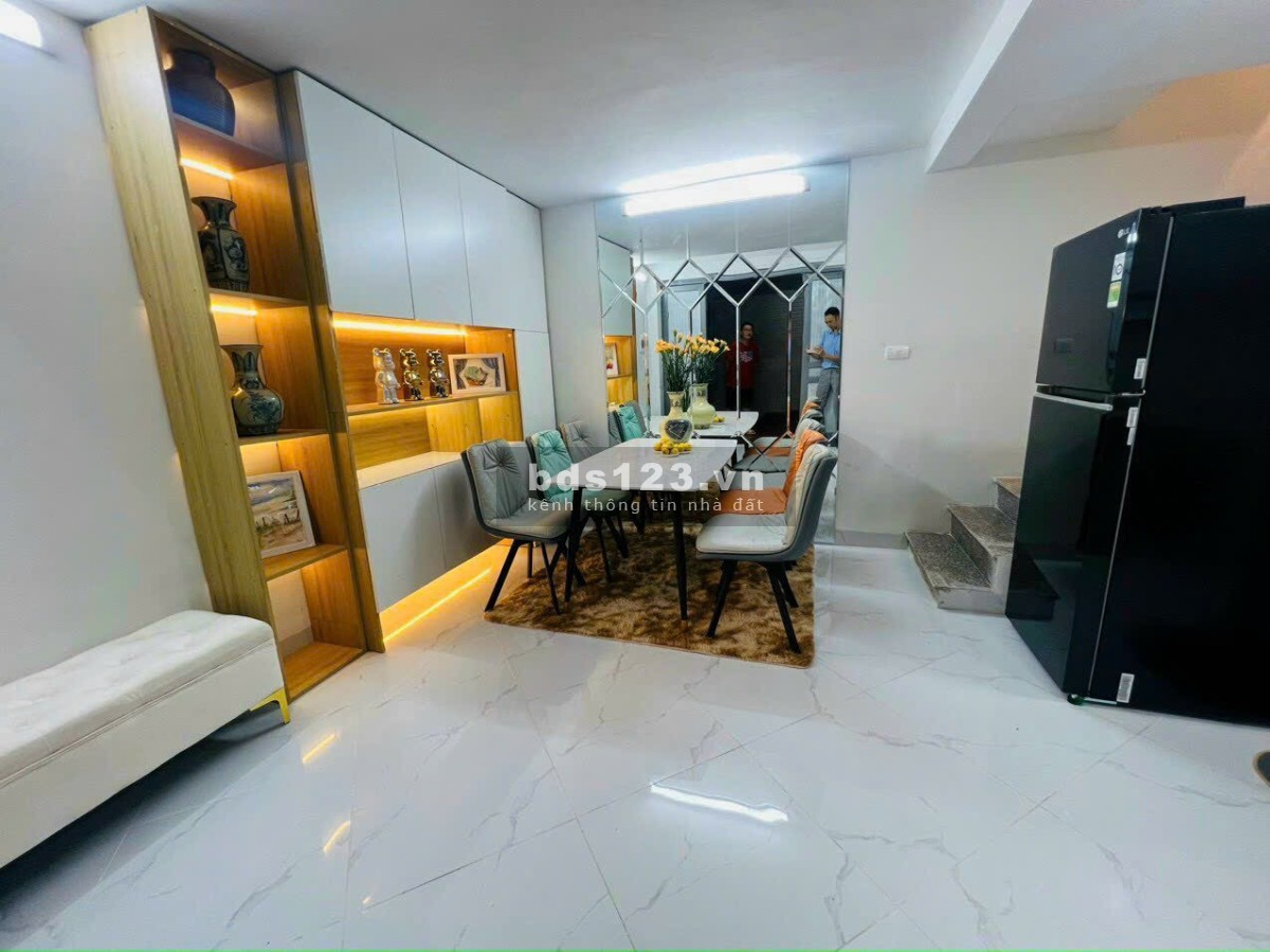 Bán nhà siêu phẩm - phố Hào Nam trung tâm Đống Đa - 15m ra mặt phố - tiện ích bạt ngàn - 2 thoáng