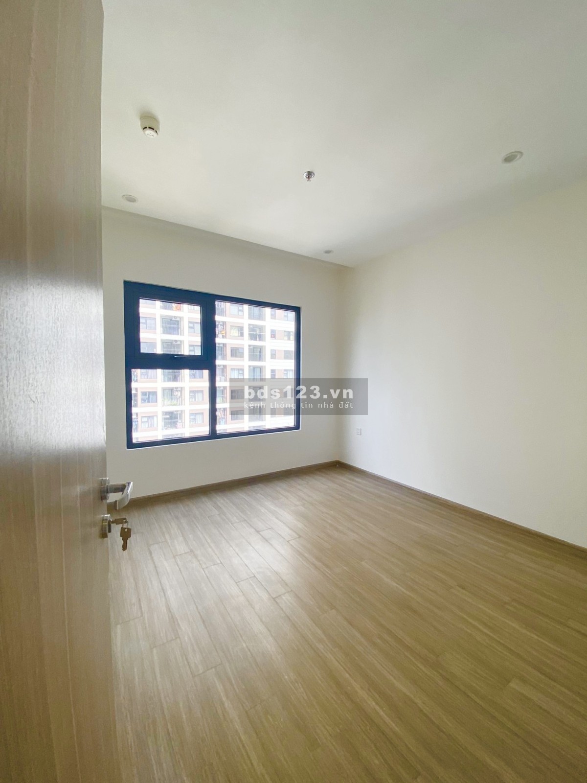 Rẻ vô địch bán căn hộ 3PN Vinhomes Quận 9 giá chỉ 2.6xx đã bao hết tất cả thuế phí và sổ. Xem ngay!