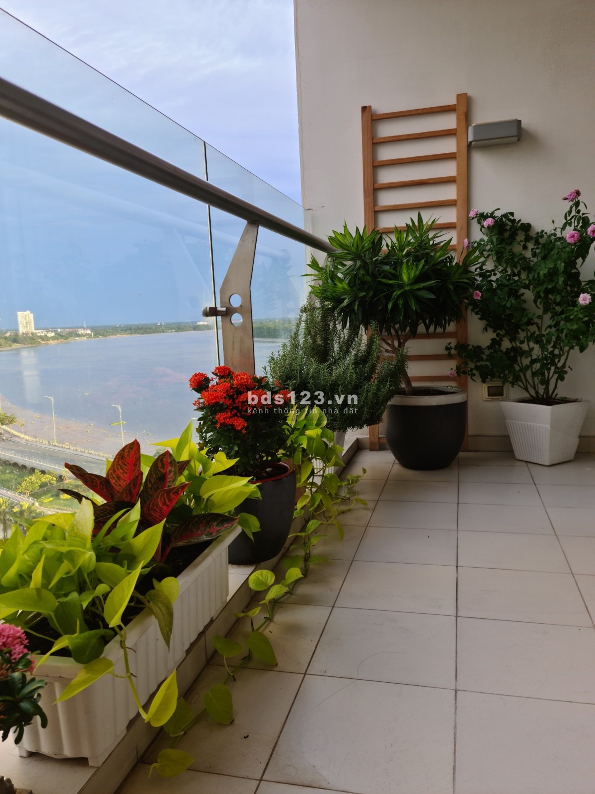 Rẻ quá ạ! Cần cho thuê gấp Căn hộ 3 PN, Đảo Kim Cương, 135m2 View sông chỉ 33TR/ tháng.