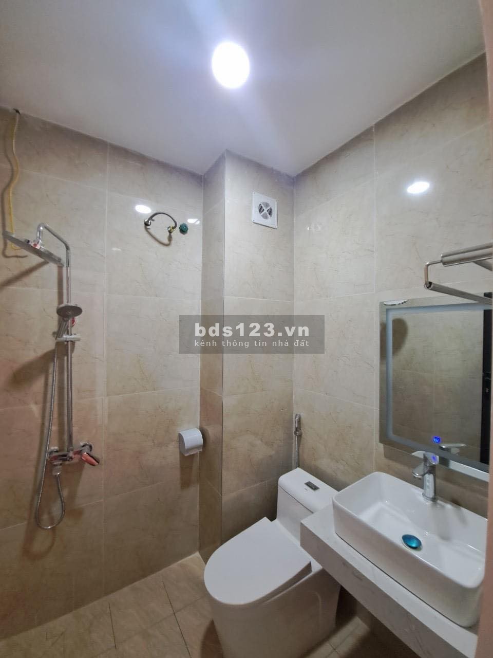 Nhà mới, tặng nội thất, hướng nhà mát ngay ngõ Cổ Điển A - Thanh Trì - Hà Nội